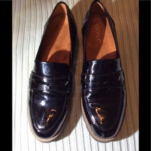 Vionic black patent leather loafers 8 1/2. Cheryl